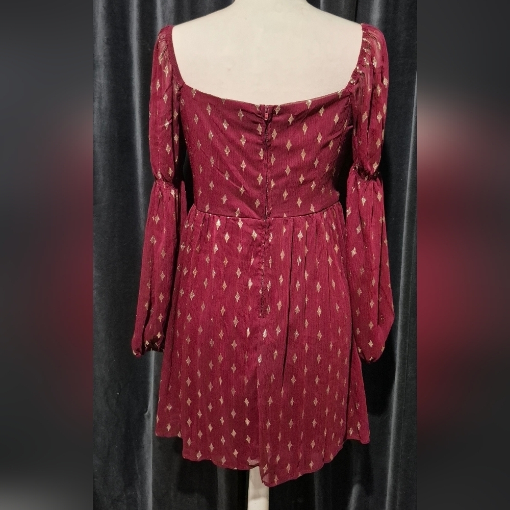Chic Long Sleeve Burgundy Dress with Gold Accents - Picture 3 of 3